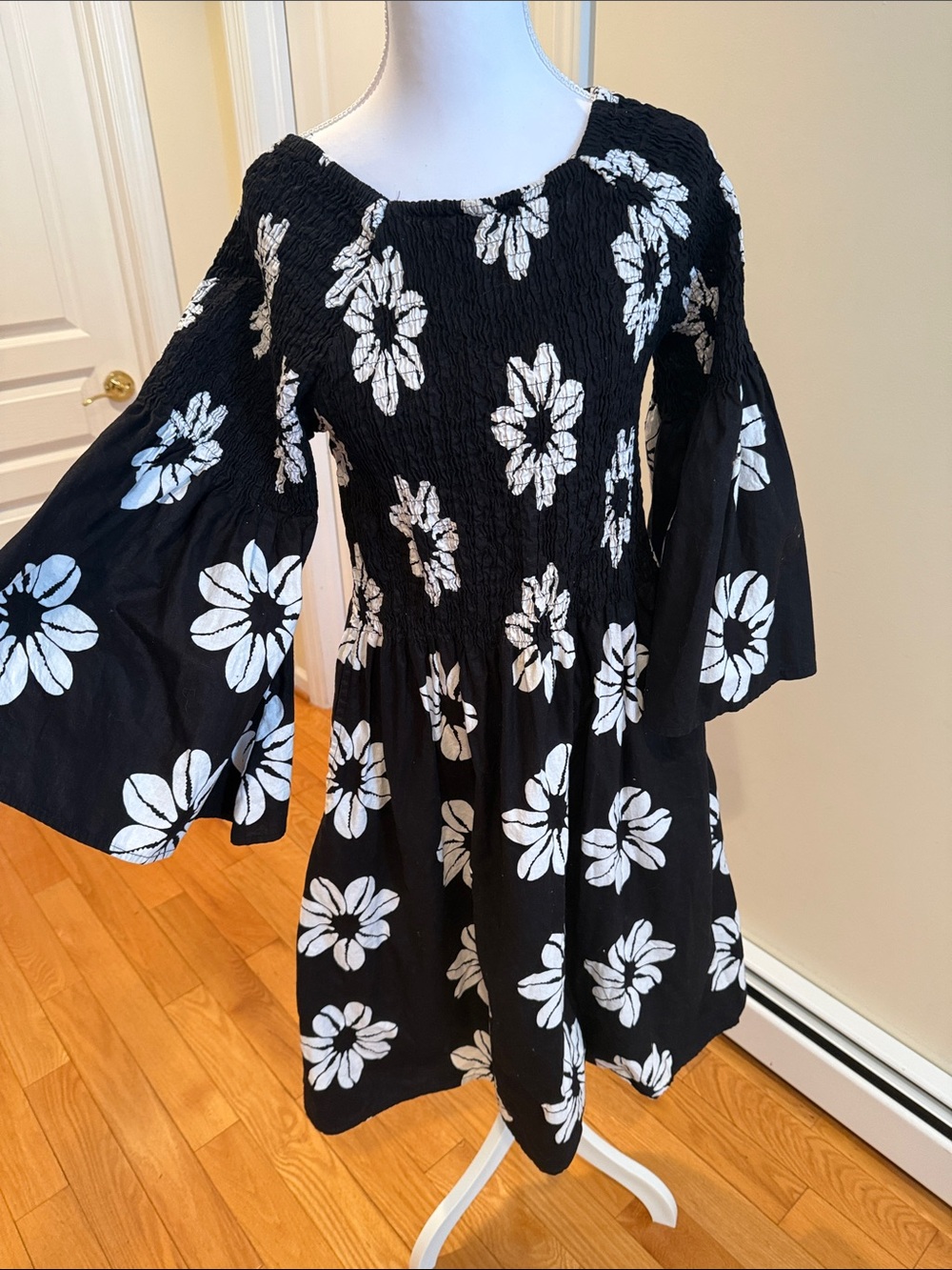 Black & White Floral Long Sleeve Dress with pockets,bell sleeves stretchy